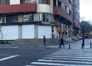 Şəhərin mərkəzində Nəsimi rayonu, Nəsimi bazarın yanında,