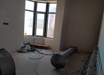 Şəhərin mərkəzində Nəsimi rayonu, Nəsimi bazarın yanında,