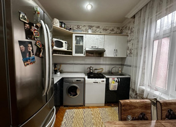 Ramana Gülçülükdə 2 sotda 90kvm.3 otaqli olan ev təcili