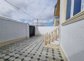 Zabrat Mehemmedli yolu daireye catmamis 2 sotda 120 kvm.4