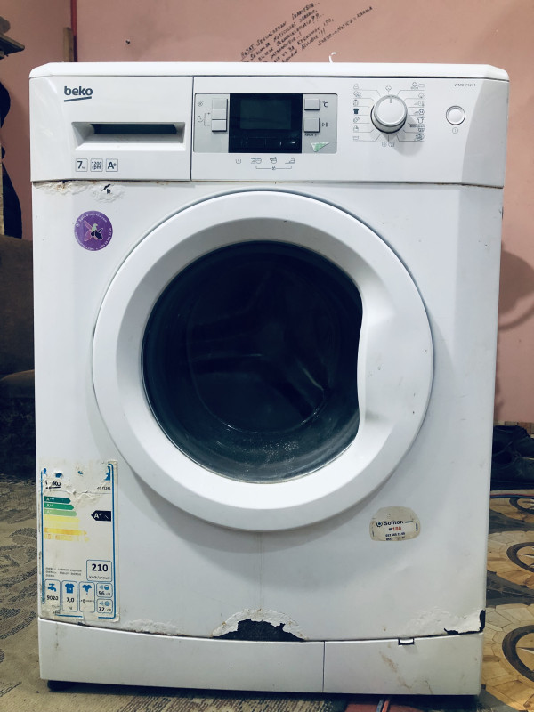 7 Kiloluq BEKO Paltaryuyan Çox Ucuz Tecili satıram 7 kq BEKO paltaryuyandır.Böyük ekranı var.Tam işlek
