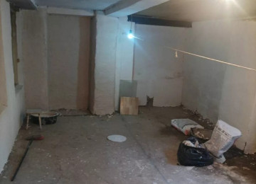 Kesle qesebesi Duz yola yaxin oba marketin yani 2 otagli ev