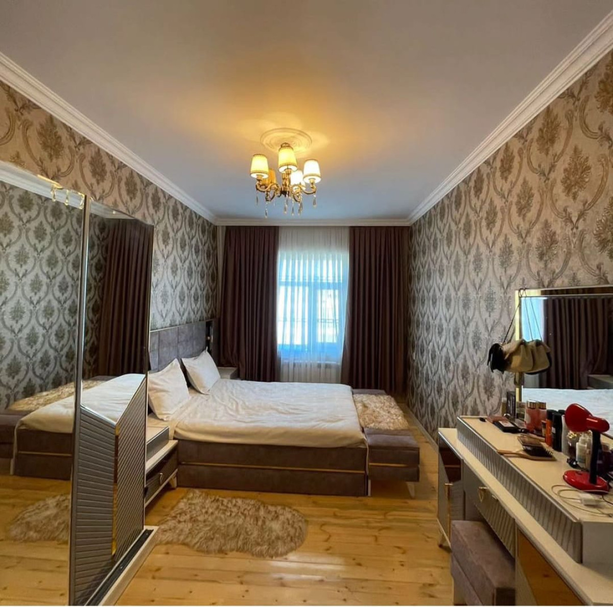Heyet evi Masazırda Laçın mektebin arxasinda 2 sotun içerisinde 90