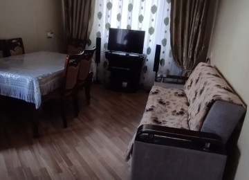 Yeni Günəşli, D Massivində, Tam Əşyalı, 2 otaqlı mənzil