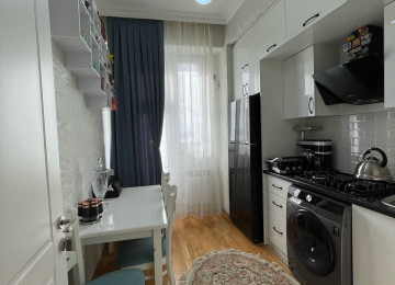 Mənzil-Xırdalan şəhərinin mərkəzində,Köhnə bazarın