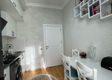 Mənzil-Xırdalan şəhərinin mərkəzində,Köhnə bazarın