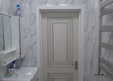 Qum adasında. Qesebedeki avtobus dayanacağından 30 metr