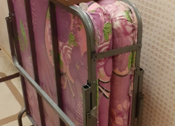 Raskladuşka açılıb yığılan yataq 35 manata. Lazım olduqda