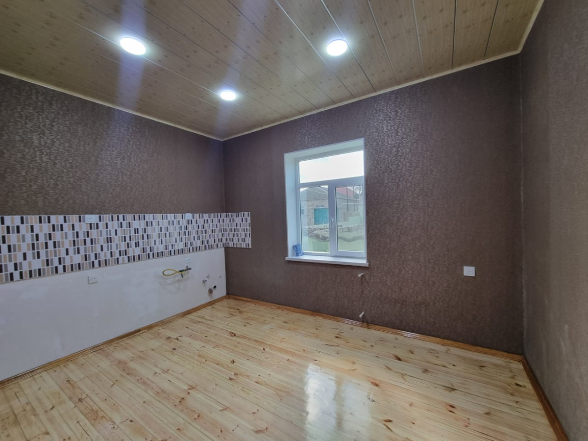 Zabratda marsurut yolunda Zabrat qesebesinde marşurut yoluna lap az mesafede,teze