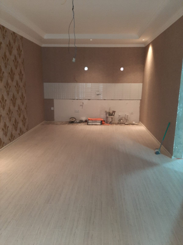 Heyet evi Qum adasında 4 otaq 1.6 sotda tikilib. Tam temirlidir
