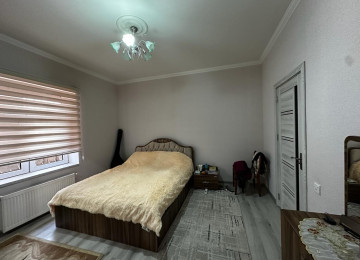 Zabrat 1 qesebesinde ATS yolunda şəxsi ev satılır.Teze