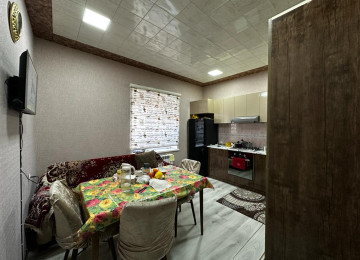 Zabrat 1 qesebesinde ATS yolunda şəxsi ev satılır.Teze