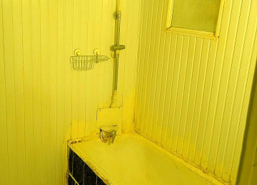 Yasamal rayonu birinci Alatavada opşu həyətdə iki otaqlı ev