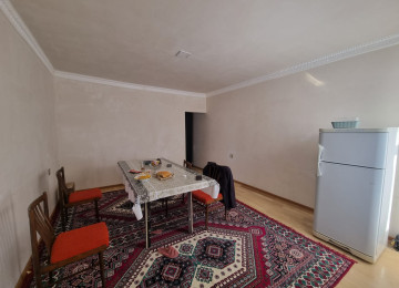 Ramani sovxoz mektebe ve marsruta yaxin 1 sotda 60 kvm.2