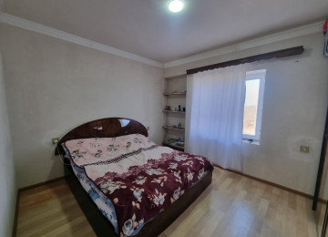 Ramani sovxoz mektebe ve marsruta yaxin 1 sotda 60 kvm.2