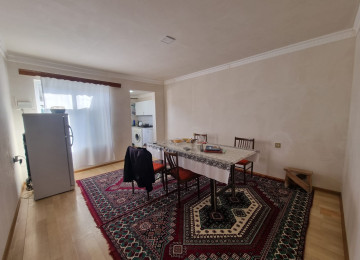 Ramani sovxoz mektebe ve marsruta yaxin 1 sotda 60 kvm.2