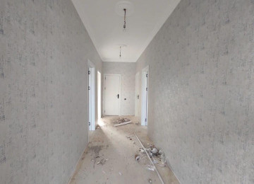 Qaradag rayon Qobu qes kruqa yaxin yolun qiraginda ev