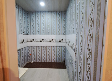 Memar əcəmi metrosu yaxınlığında, 5mərtəbəli binanın 3cü