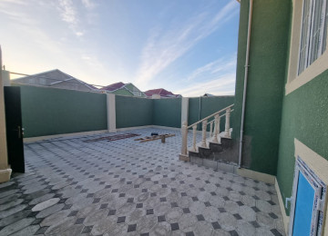 Mehemmedli yolu 2,5 sotda 130kvm.4 otaqli ev satilir.Ev