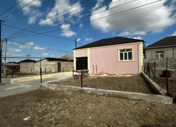 Zabrat 307 mektebe yaxin 2 sotda 100kvm.3 otaqli olan ev