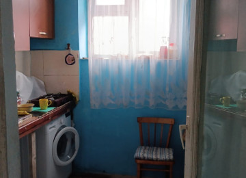 Ramani Gulculuk 1,5 sotda 80 kvm.3 otaqli ev satilir. Sened