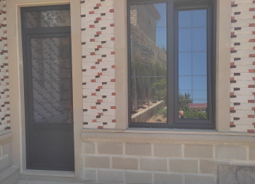 Saray baglarinda 6 sotun içində yeni tikilib təmir olunmuş