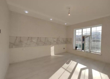 Sumqayit seher Yasil dere 10A nin yolu erazisinde tikintiye