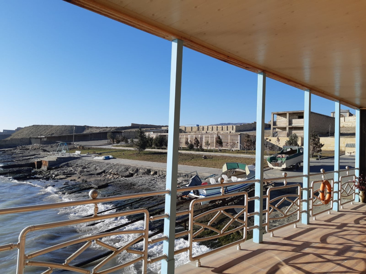 Restoran,Istirahət Mərkəzi 2.4 hektar Dənizə "0" ərazi satılır.Sahil qəsəbəsində