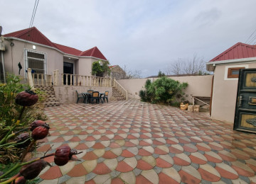 Maştaga qəsəbəsində Məmmədyarov dairesi yaninda,esas yoldan