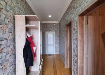 Maştaga qəsəbəsində Məmmədyarov dairesi yaninda,esas yoldan