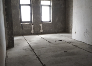 3 otaqlí Zal Studiya yarítemirli menzil satılır 93 kv.m 3