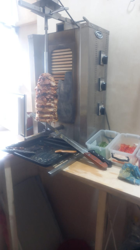 Dönər aparatı toster Tam işlək Pimak firması 3 gözlü tokla dönər aparatı toster,