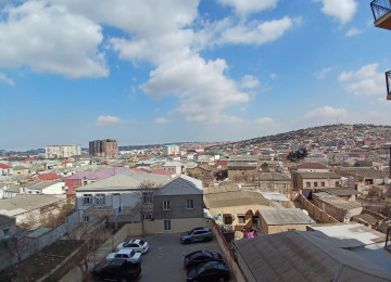 Xırdalan şəhərinin mərkəzində,Kristal 2 yaşayış kompleksinə