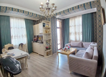 Xırdalan şəhərinin mərkəzində,Kristal 2 yaşayış kompleksinə