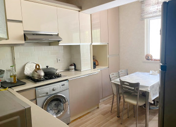 Tebriz kucesi, Diller Universitetinin yaxinliqinda yerlesen