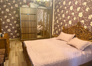 Tebriz kucesi, Diller Universitetinin yaxinliqinda yerlesen