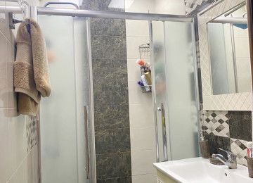 Tebriz kucesi, Diller Universitetinin yaxinliqinda yerlesen