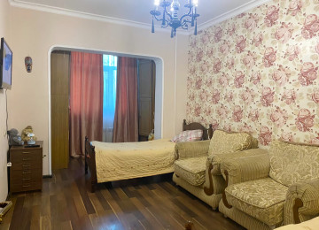 Tebriz kucesi, Diller Universitetinin yaxinliqinda yerlesen