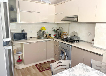 Tebriz kucesi, Diller Universitetinin yaxinliqinda yerlesen