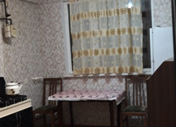 Xlrdalan Riyat Ticaret Merkezi 1 otaq menzil kiraye verlir