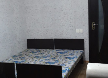 Xlrdalan Riyat Ticaret Merkezi 1 otaq menzil kiraye verlir