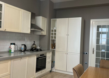 Kirayə menzil 6- ci mertebe. 20 yanvar metrosu yaxınlığında