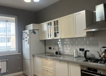 Kirayə menzil 6- ci mertebe. 20 yanvar metrosu yaxınlığında