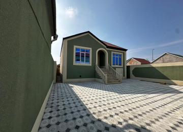 Savalan qes.2,5 sotda 120 kvm.4 otaqli qoşa daşla tikilmiş