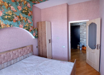 Xırdalanda köhnə bazarla üzbəüz 16 mərtəbəli yeni tikili