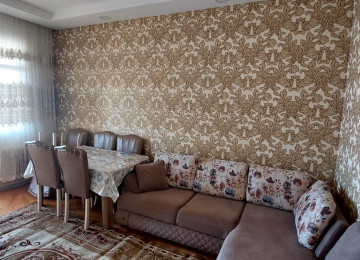 Xırdalanda köhnə bazarla üzbəüz 16 mərtəbəli yeni tikili