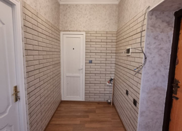 MEHEMMEDLİ QES.5/1 bina,evi 45kvm.2 otaqli ev satilir.