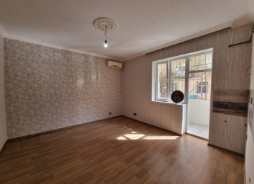 MEHEMMEDLİ QES.5/1 bina,evi 45kvm.2 otaqli ev satilir.