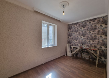 MEHEMMEDLİ QES.5/1 bina,evi 45kvm.2 otaqli ev satilir.