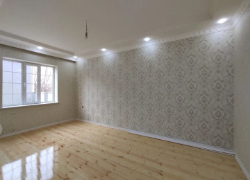 Saray qesebesinde yolun kenarinda 70kv.m 2 sota ev satılır